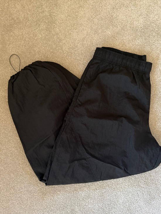Athleta Pants - Athleta nylon Lightweight Jogger Pants- Size L